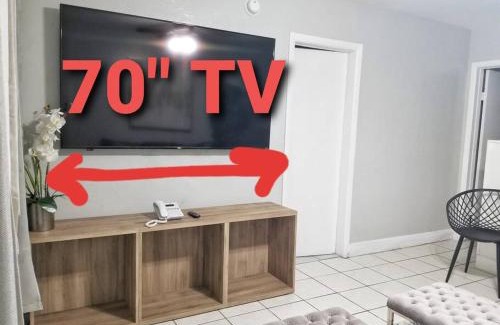 Hollywood Apartamento | Ultra Glam Apartment 6 Miles From Hard Rock Stadium and Casino