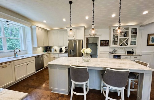 Eureka Springs Casa | Ultra Luxe Home in Eureka