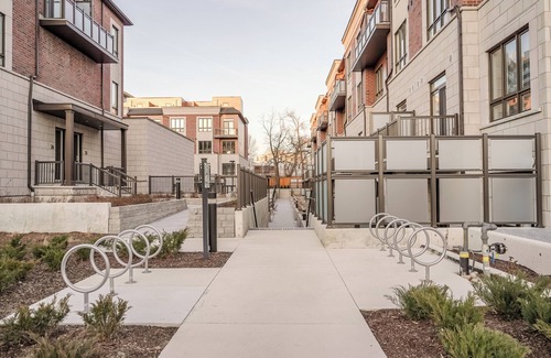 Rathwood Condominio | Ultra luxurious 3 BR 2 Bath 1 Parking Toronto Airport And Sq1