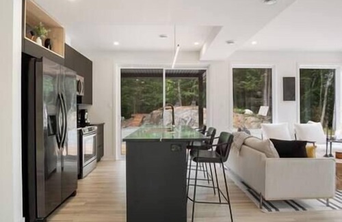 La Conception Casa | Ultra Luxurious Modern Chalet + Private Jacuzzi