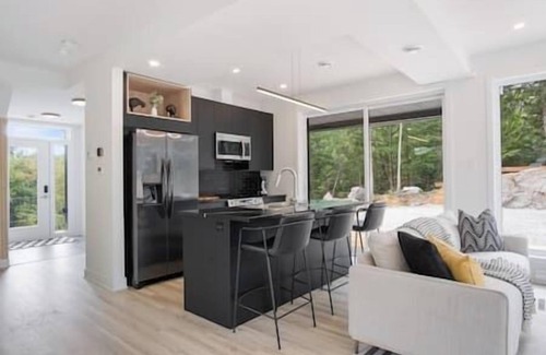 La Conception Casa | Ultra Luxurious Modern Chalet + Private Jacuzzi
