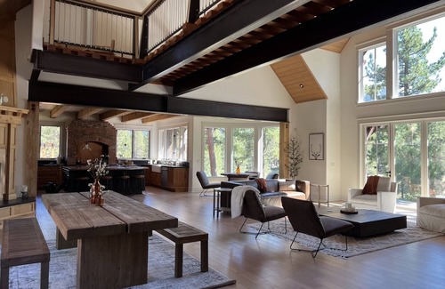 Truckee Cabina | Ultra Luxury Cabin with Incredible views in a Peaceful Gate Community