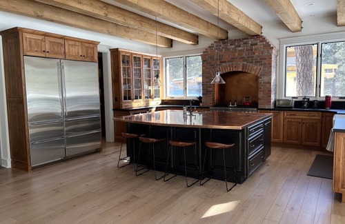 Truckee Cabina | Ultra Luxury Cabin with Incredible views in a Peaceful Gate Community