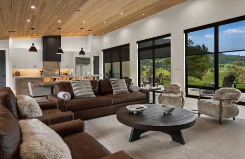 Big Sky Casa | ULTRA Luxury NEW Home with private sledding hill