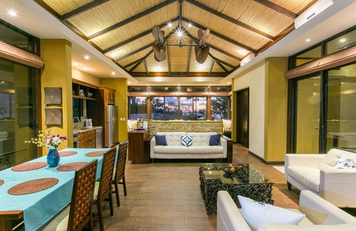 Valle Pura Vida Villa | Ultra lujo con vistas panorámicas, piscina infinita privada y paraíso de la naturaleza