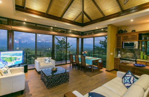Valle Pura Vida Villa | Ultra lujo con vistas panorámicas, piscina infinita privada y paraíso de la naturaleza