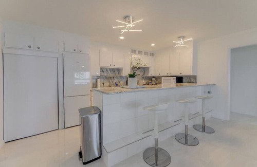 Gilbert Casa | Ultra Modern Lake Murray Villa | Magnificent Views