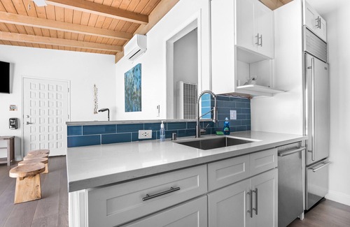 Central Malibu Condominio | Ultra Premium Malibu Road Beach House with AC PRIVATE BEACH