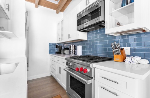 Central Malibu Condominio | Ultra Premium Malibu Road Beach House with AC PRIVATE BEACH