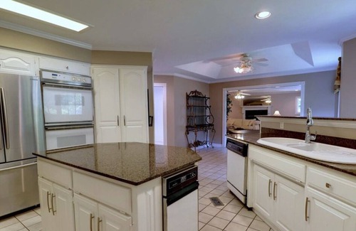Springdale Casa | Ultra Spacious Place