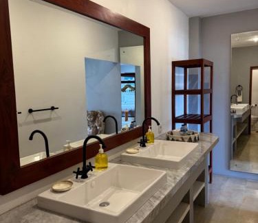 Uluwatu Hotel | Uluwatu Stay's Deluxe Suite #5