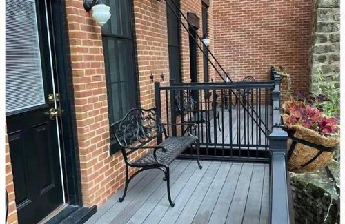 Galena Apartamento | Ulysses Suites, Suite 201, 2 bedroom/2 bath, full kitchen and living room