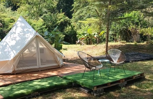 Phaya Yen Otro | Umarin Glamping Resort Ac tent