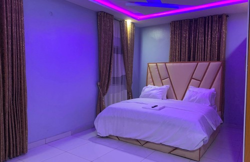 Ikire Hotel | Umbrella Properties Hotel Moniya