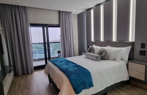 Umhlanga Apartamento | Umhlanga Luxury Oceans Apartment with Sea Views in same building as 5 star hotel