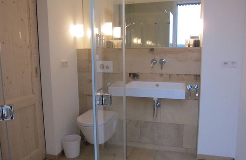 Georgensgmuend Apartamento | Apartamento ecológico (68 m 2) en casa pasiva en el primer piso con terraza en la azotea