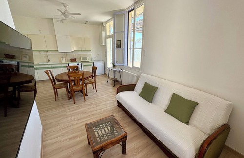 14th Arrondissement Casa | Un air de Marseille, haut de villa, Avec une terrasse et jardin