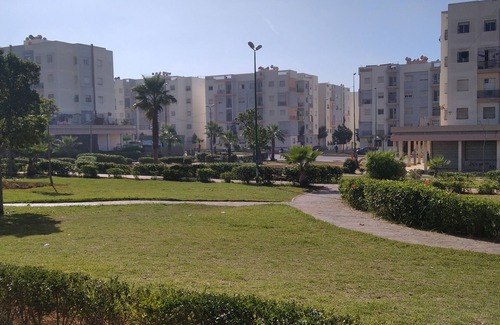 Quartier d'Ouled Oujih Apartamento | Un bel Appartement pas Loin de la Plage Avec 3 ch et un Salon Wifi Tv Iptv