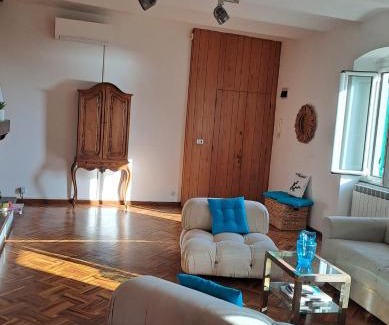 Riva Trigoso Apartamento | Un camino in Riva al mare