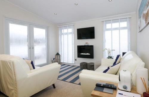 Mynytho Casa | Un Diwrnod One Day The Warren T22