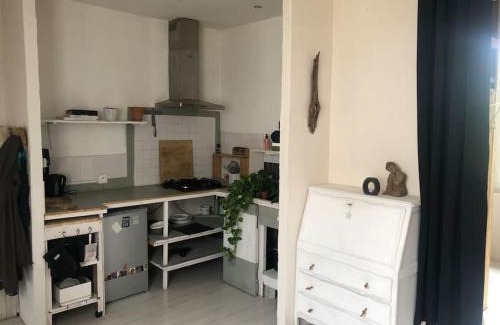 Saint-Germain-des-Fosses Apartamento | Un petit studio dans un cadre naturel