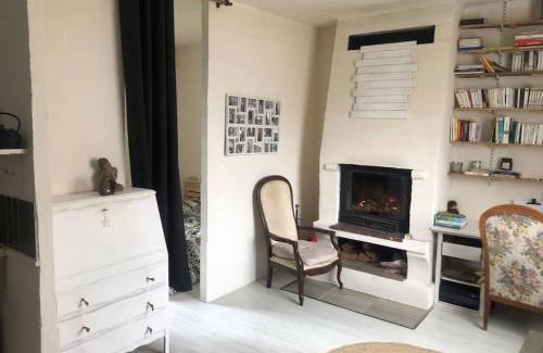 Saint-Germain-des-Fosses Apartamento | Un petit studio dans un cadre naturel