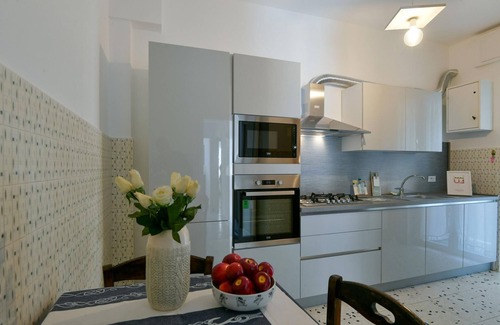 Santa Margherita Ligure Apartamento | Una Finestra su Villa Durazzo by Wonderful Italy