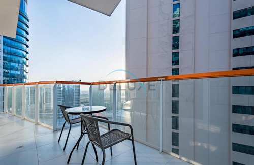 Madinat Zayed Apartamento | Unbeatable Deal Lovely 2BR with Partial Canal Views by Deluxe Holiday Homes