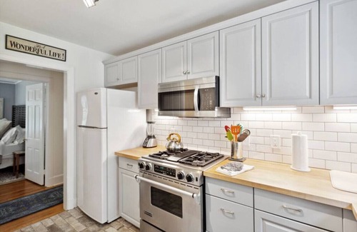 North Buckhead Cabaña | Unbeatable Location: Northside, St Joe & Oglethorpe
