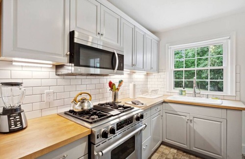 North Buckhead Cabaña | Unbeatable Location: Northside, St Joe & Oglethorpe