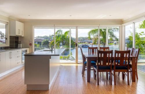 Sussex Inlet Casa | Unbeatable Waterfront Location