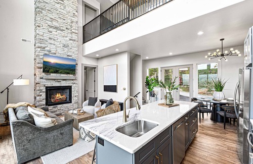 Sevierville Cabina | Unbelievable VIEWS indoor pool cabin