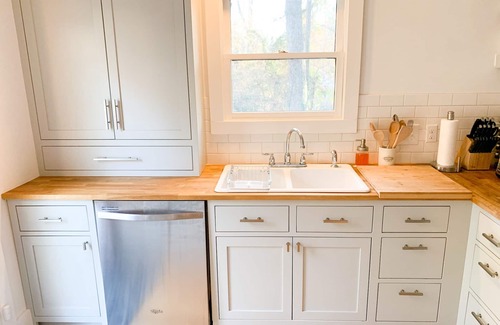 Chapel Hill Cabaña | UNC Cottage- near Univ/Hospital, YMCA, Franklin St