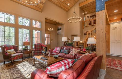 Island Park Casa | Uncle Chris' Cabin