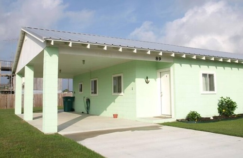 Port O Connor Casa | UNCLE WOODY'S #3 in POC-Pets ok but add Fees