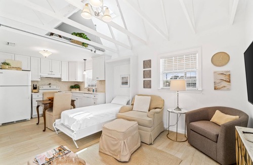 Laguna Beach Estates Casa | Uncloudy Day by Book That Condo