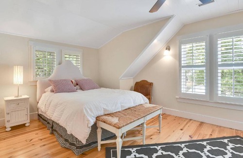 Southport Casa | UnCorked Cottage