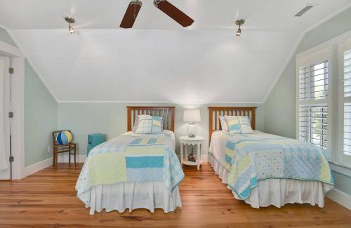 Southport Casa | UnCorked Cottage