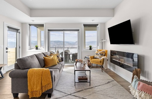 Okanagan-Similkameen Casa | Uncorked Escape ~ Naramata 2 bdrm suite with simply stunning views & hot tub.