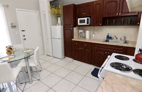 Glenvar Heights Apartamento | Menos de 100 por noche este otoño - propiedad privada de 4 acres, gran piscina!