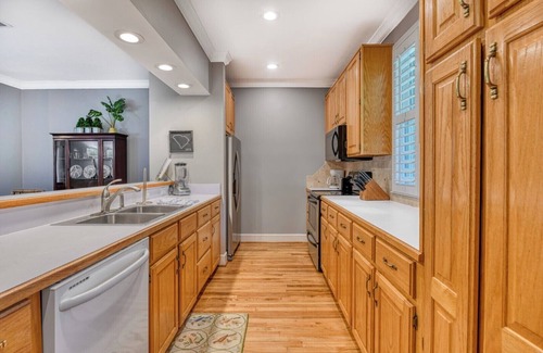 Murrells Inlet Casa | Under the Oaks - Cottage at Wachesaw Plantation, Dog Friendly