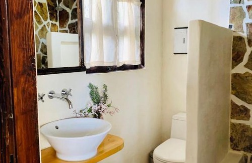 Mar Vista Casa | Under the Tuscan Sun Cottage in West Los Angeles