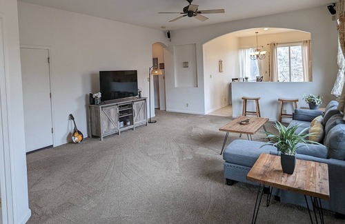 Northwest Reno Casa | Under1 hour from Mt. Rose and ALL of Tahoe's Ski Resorts/15 Min. to DT Reno!!