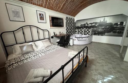Stare Podgorze Cama Y Desayuno | UNDERGROUND Jacuzzi Rooms