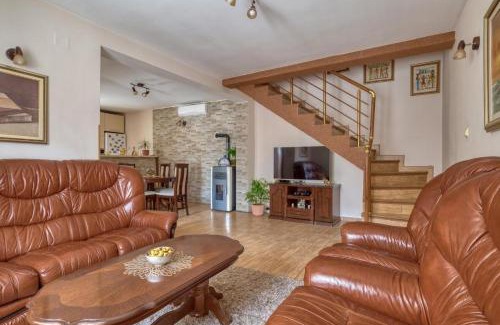 Skaljari Casa | Underhill Royal View