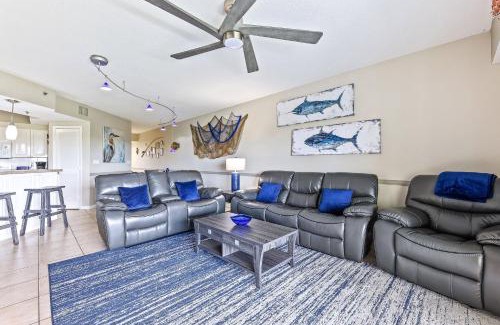 New Smyrna Beach Apartamento | Undersea Retreat: Coastal Charm Walk to Beach Access with Amenities Galore OW4-406