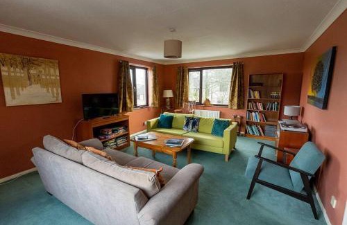 Kendal Casa | UNDERWOOD COTTAGE - Peaceful House in Kendal with views of Cumbria