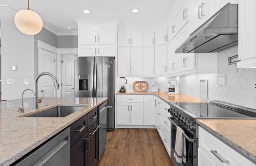 Sunset Beach Casa | "Undoer of Knots" Private Pool, New Golf Cart! Elevator, Screened Porch, Charging Station!