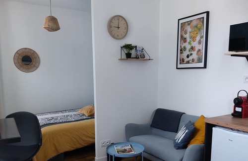 Le Hommet-d'Arthenay Apartamento | Une Ancienne École Rénovée, Amoureux de Nature et de Vielles Pierres