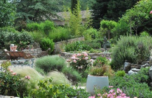 Bras Casa | Une Campagne En Provence